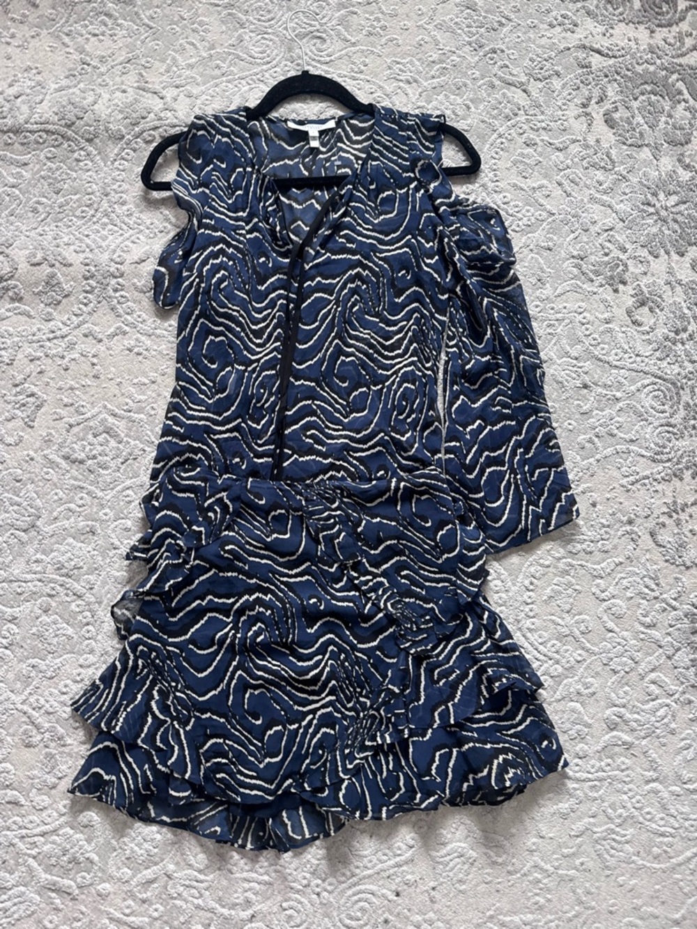 10 Crosby Derek Lam Navy and White Abstract Print set ( top and skirt 100% silk